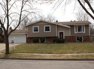 2115 Ruben Dr, Waukesha, WI 53186
