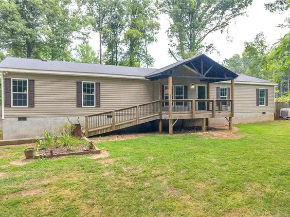 81 Jarrett Ln, Gillsville, GA 30543
