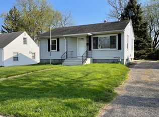 1735 S Sweetbriar Ln, Springfield, OH 45505