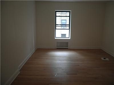 1st image of 14 W 76th St
