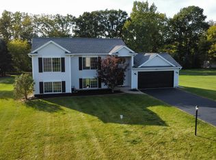 14735 Ivorystone Dr NE, Cedar Springs, MI 49319