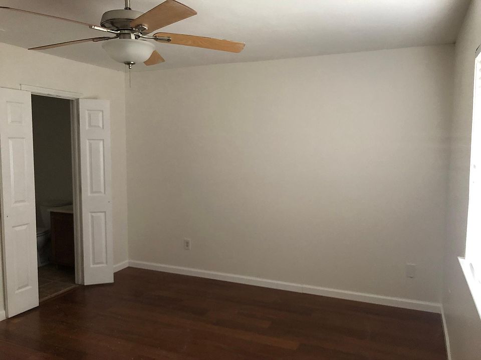 1st image of 212 Woodhill Dr