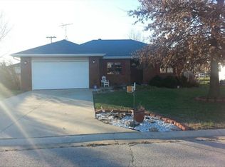 1449 Ryan St, Lebanon, MO 65536