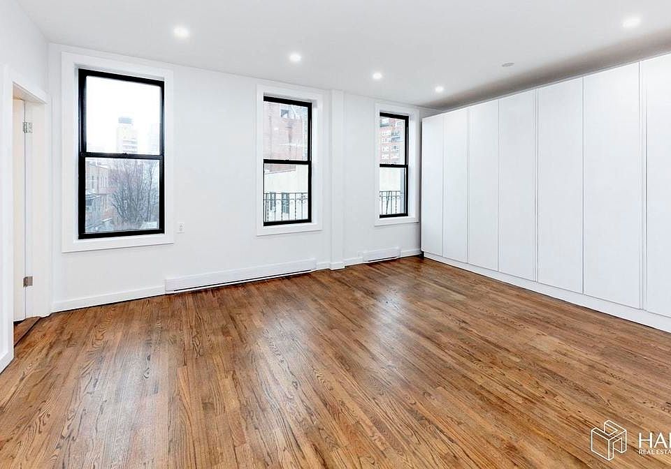 1st image of 199 Prince St APT 25
