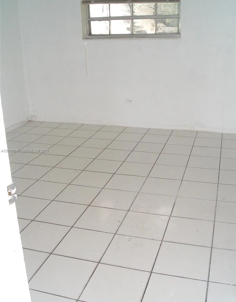 Villas At Cutler Bay Cond — Photo 3