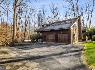 31 Stony Brook Rd, Hopewell, NJ 08525
