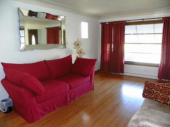3rd image of 5046 N Nagle Ave