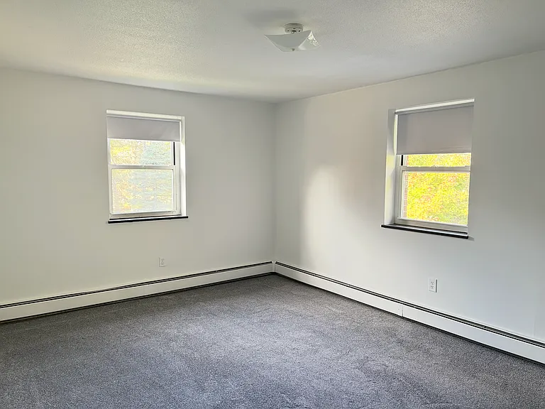 Lexington St Apartments — Photo 57