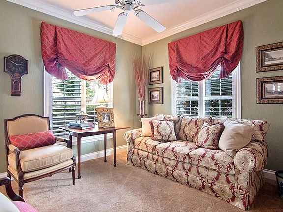 4th image of 307 Old Oak Cir