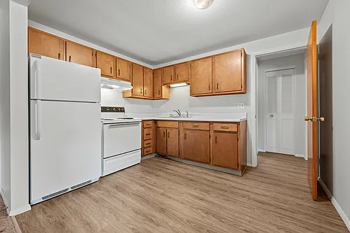 139 Hilliard St #B Photo 1