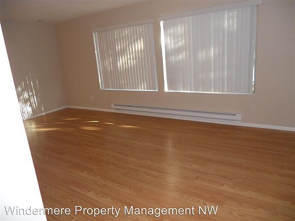 5th image of 3326 Lombard Ave