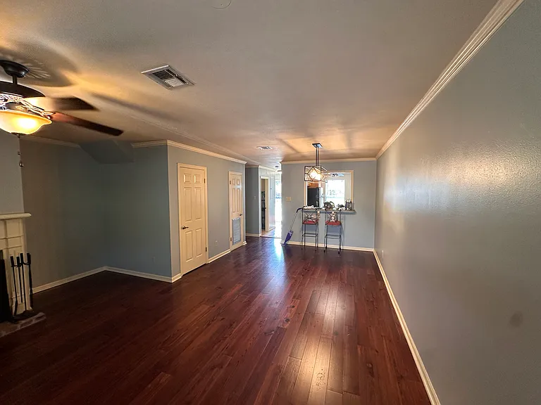 439 Rena Dr — Photo 5