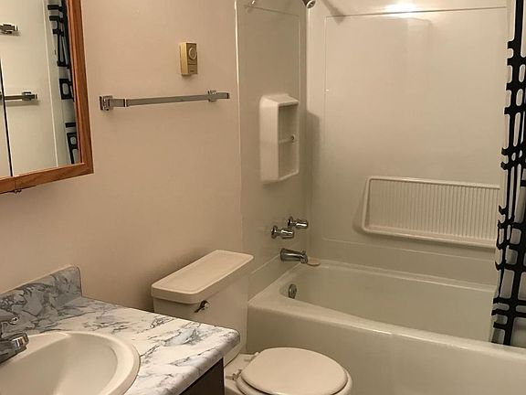 3rd image of 1214 E Adams Ave