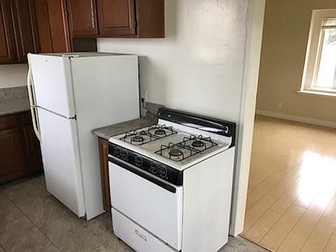 1st image of 15732 Brighton Ave APT D