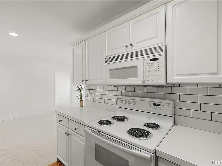 444 Chester St #420 — Photo 11