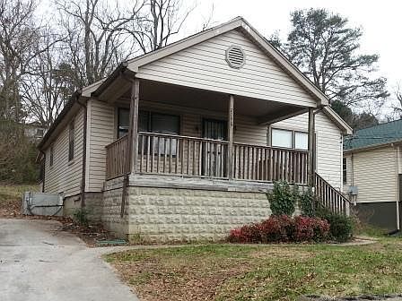 1st image of 2746 Sunset Ave
