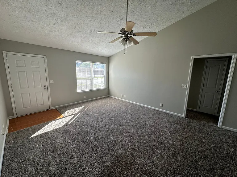1824 Cason Trl — Photo 6