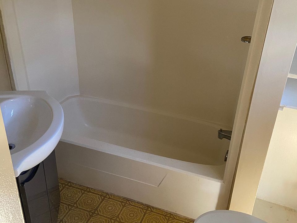 1st image of 3019 Elisha Ave #1