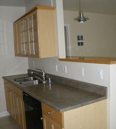3rd image of 2850 Reynard Way APT 28