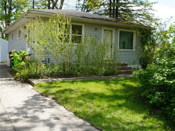 483 17th St NW, Barberton, OH 44203