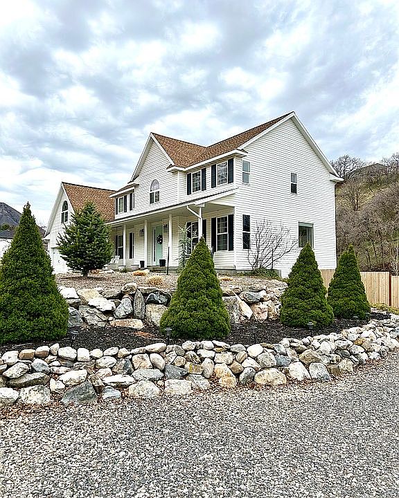 1st image of 387 N Loafer Canyon Rd