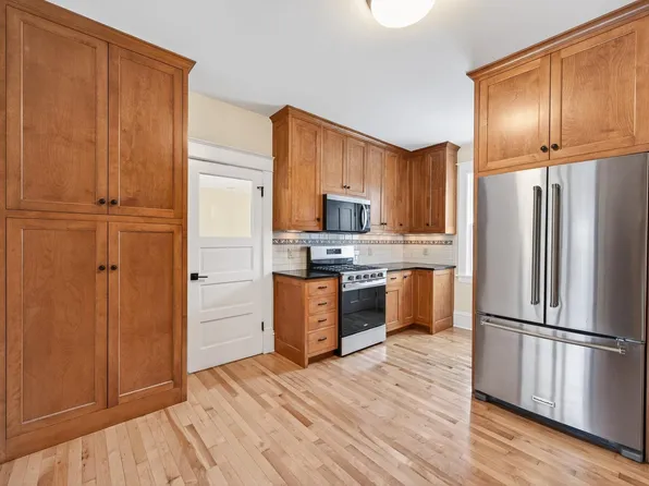 2302 Brewster St, Saint Paul, MN 55108