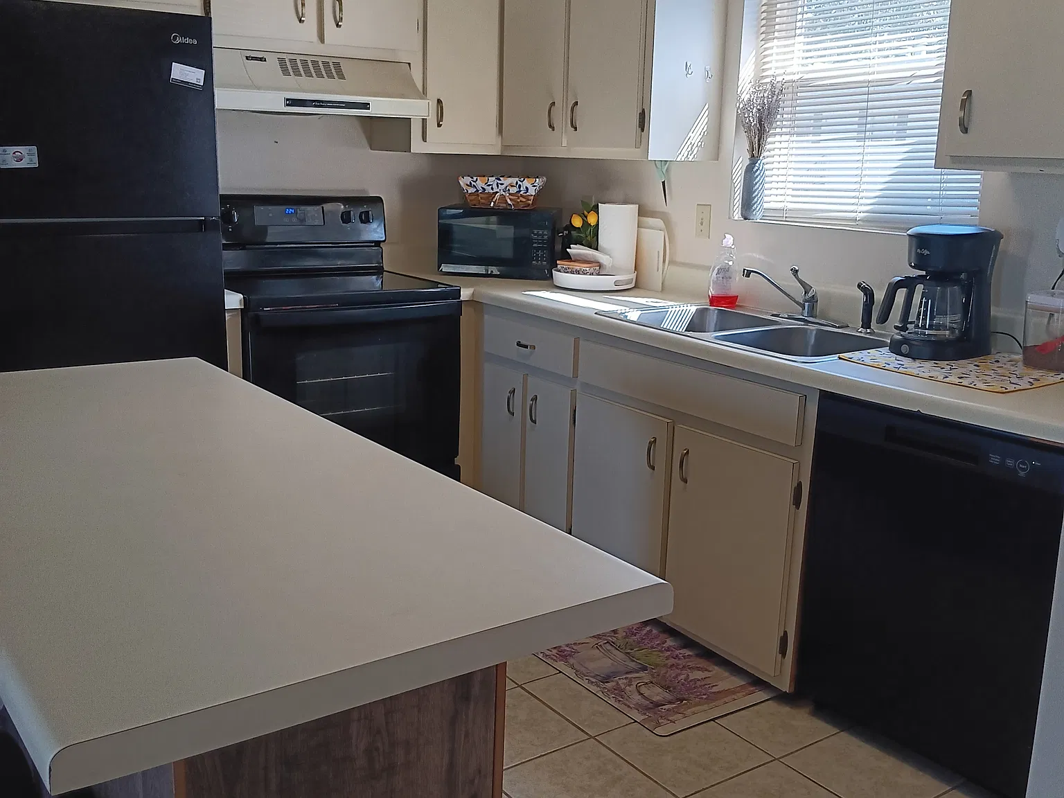 Studio, $1,375 — Photo 2