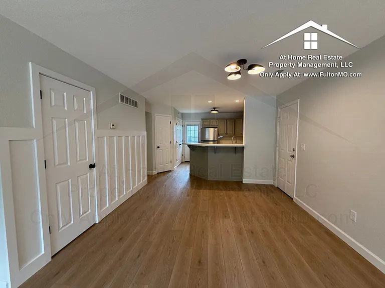 1011 Greystone Ct — Photo 7