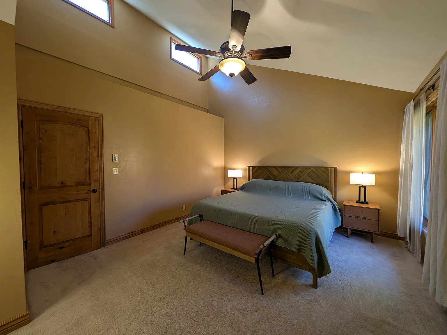 3 bed, 2016 sqft, $5,000 — Photo 3