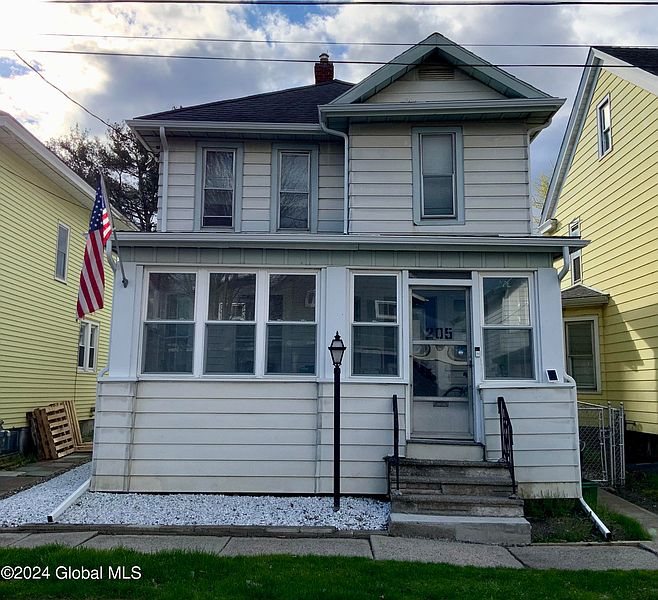 2nd image of 205 7th Avenue