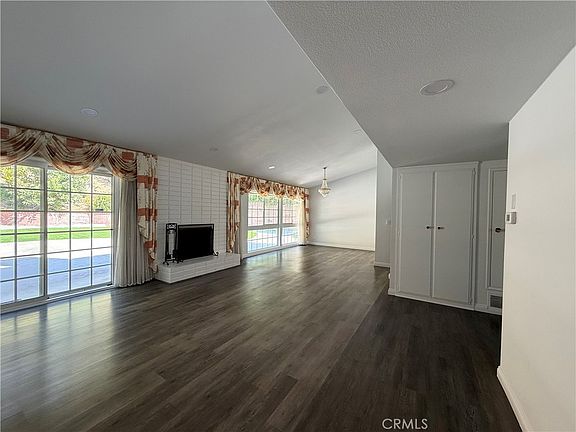 4th image of 5840 Valerie Ave