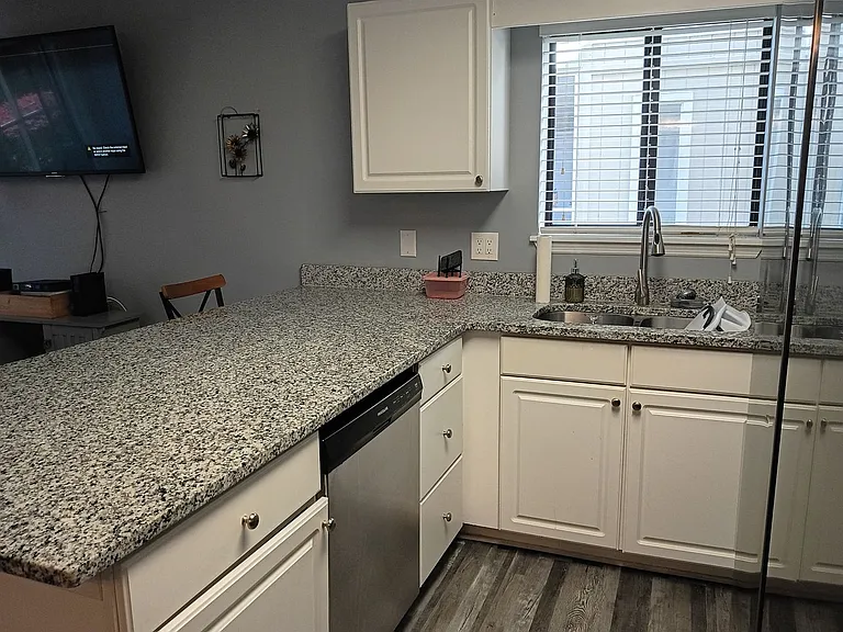 1870 Auburn Ln #20-A — Photo 8