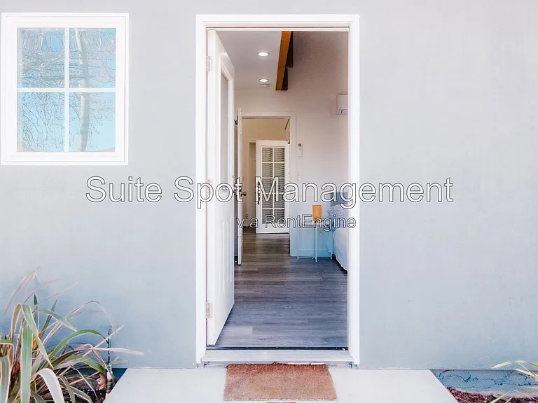 1409 Jefferson Ave #B1 — Photo 3
