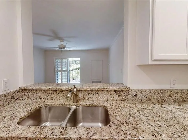 300 Johnson Ferry Rd NE #A112 — Photo 11