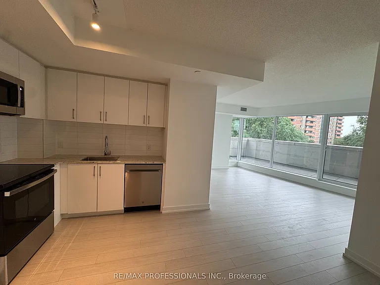 4010 Eglinton Ave W #502 — Photo 5