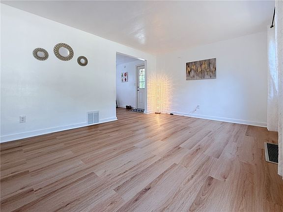 5th image of 148 Marlow Dr
