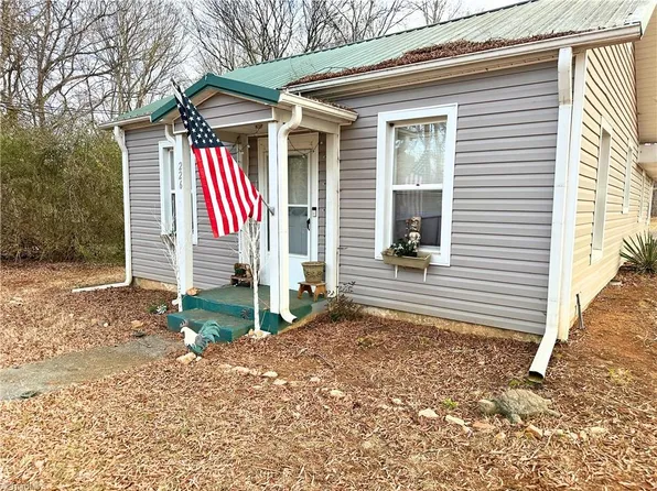 226 James Rd, Advance, NC 27006