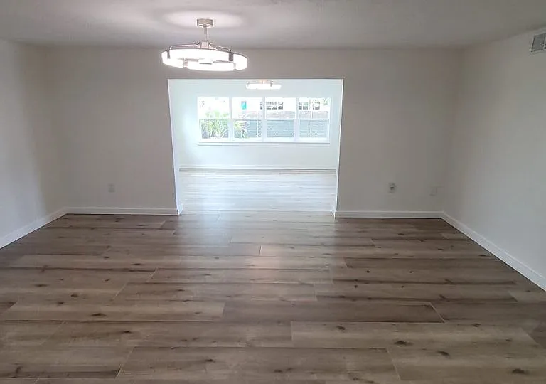 329 W Arlington St — Photo 19
