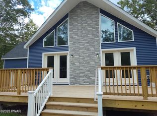 4409 Middleton Dr, Milford, PA 18337