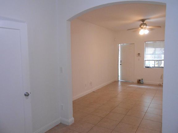 5th image of 1561 Lenox Ave APT 5