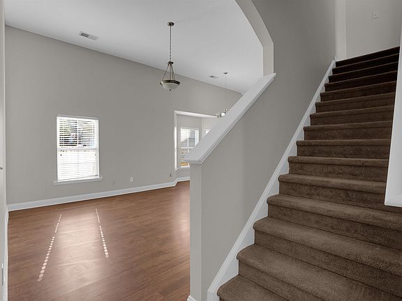4th image of 516 Cornerstone Cir