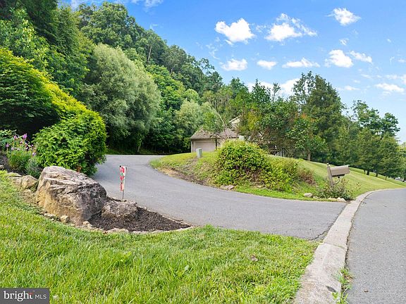 3rd image of 59 Delving Dr