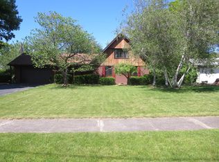 18 Tartarian Cir, Rochester, NY 14612