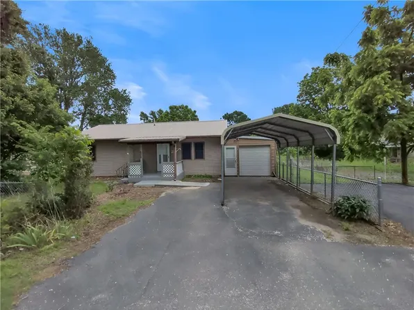 809 S Taylor St, Lowry City, MO 64763