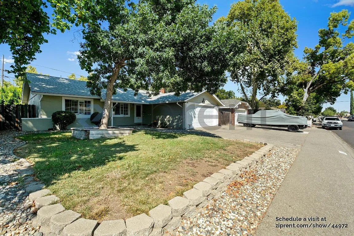 3 bed, 1168 sqft, $2,950 — Photo 3