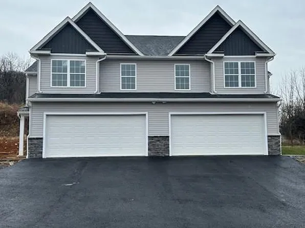 34 Rosalies Way, Temple, PA 19560