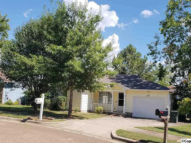 105 Fernwood Cir — Photo 1