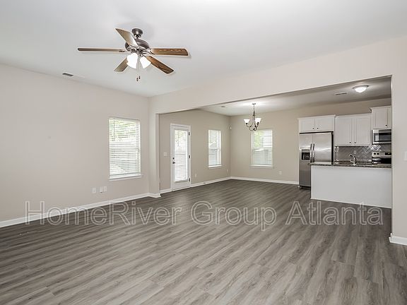 3rd image of 283 Magnaview Dr
