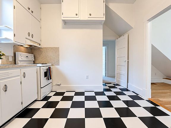 4th image of 1215 Queens Ave