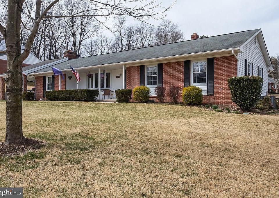 1st image of 2305 Knoll Ct